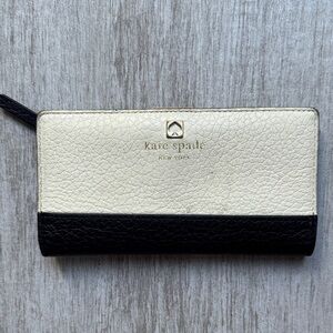 Kate Spade New York Black Cream Southport Avenue Stacy Pebbled Leather Wallet